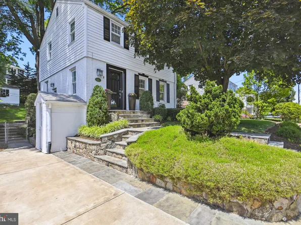 960 Patrick Henry Dr, Arlington, VA 22205