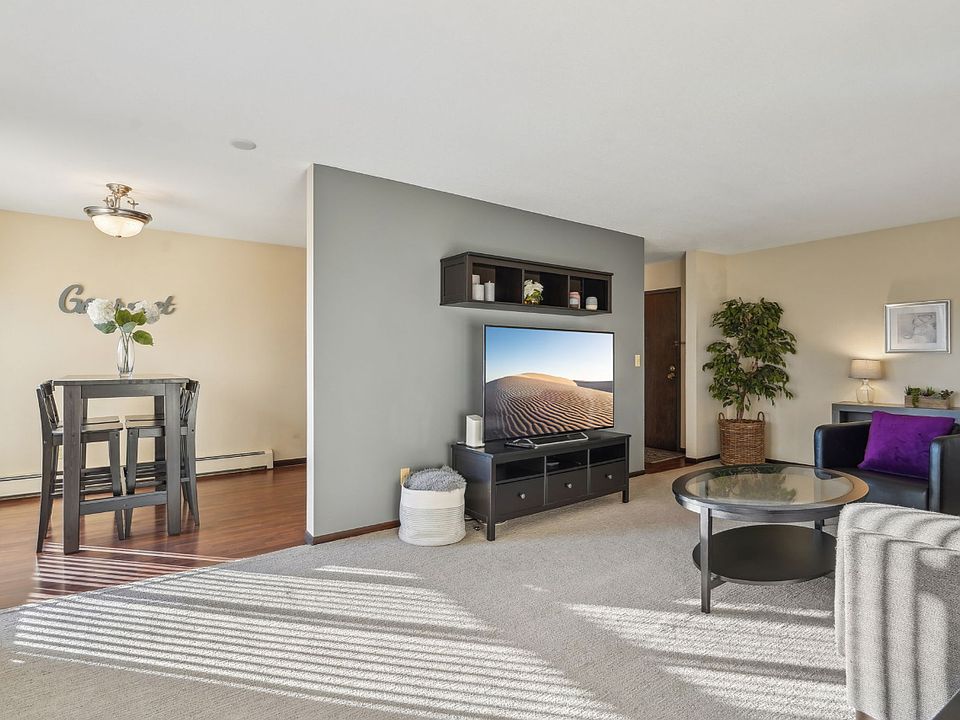 Easy living at Cedars of Edina