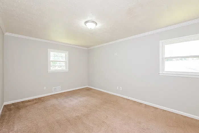 4033 Emerald North Cir — Photo 8