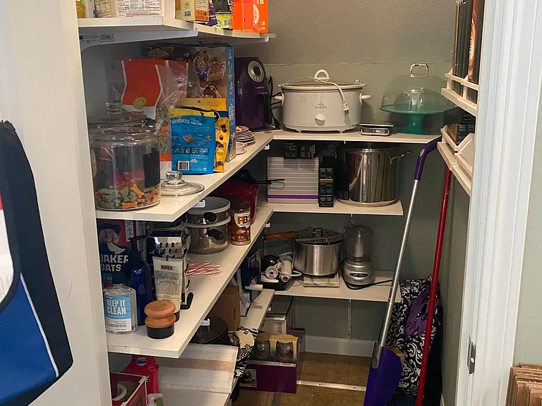 Walk in Pantry