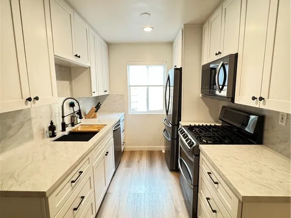9950 Jordan Ave Unit 8, Chatsworth, CA 91311