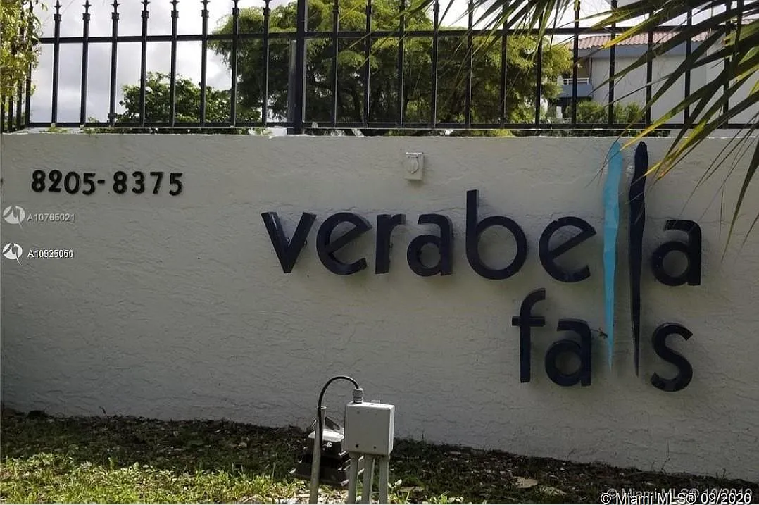 8255 SW 152nd Ave — Photo 3