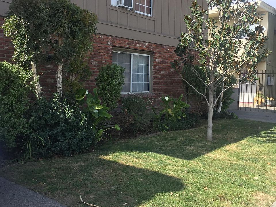 1st image of 7343 Woodley Ave APT 2