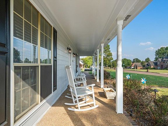 3rd image of 6870 Deerfield Rd