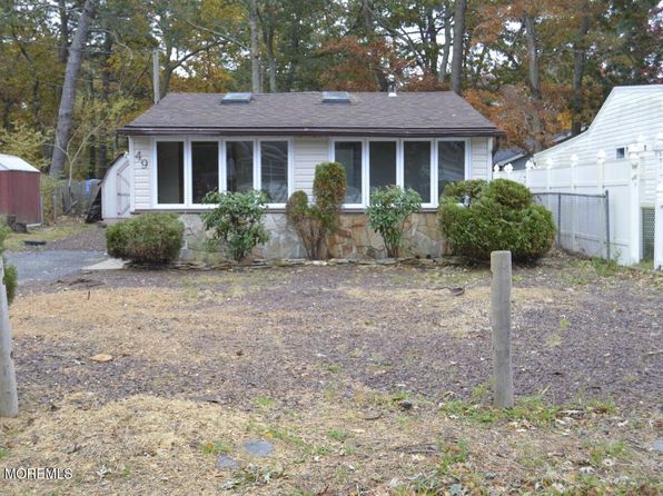 49 Maple St