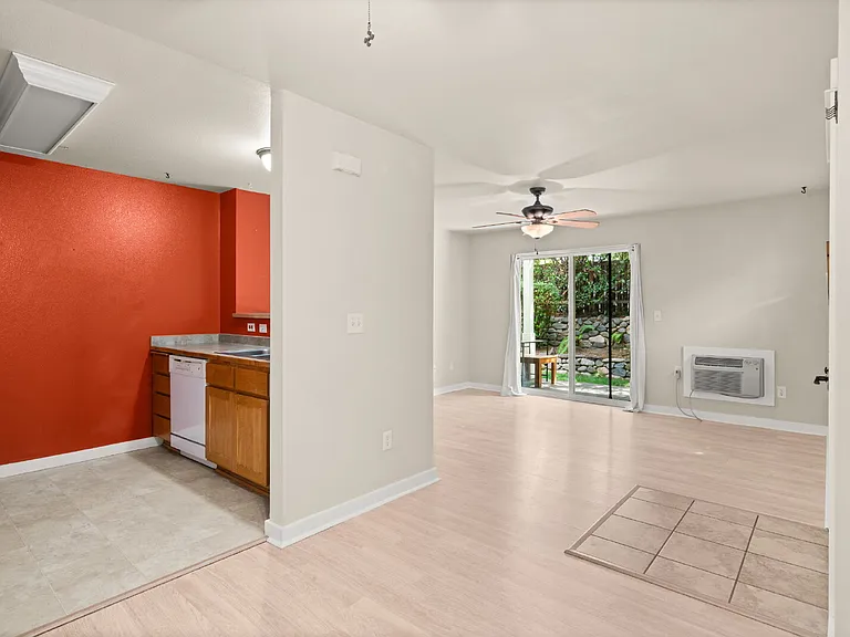 2221 McCall Dr — Photo 2