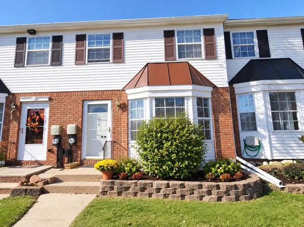504 Golf View Ct, Staten Island, NY 10314