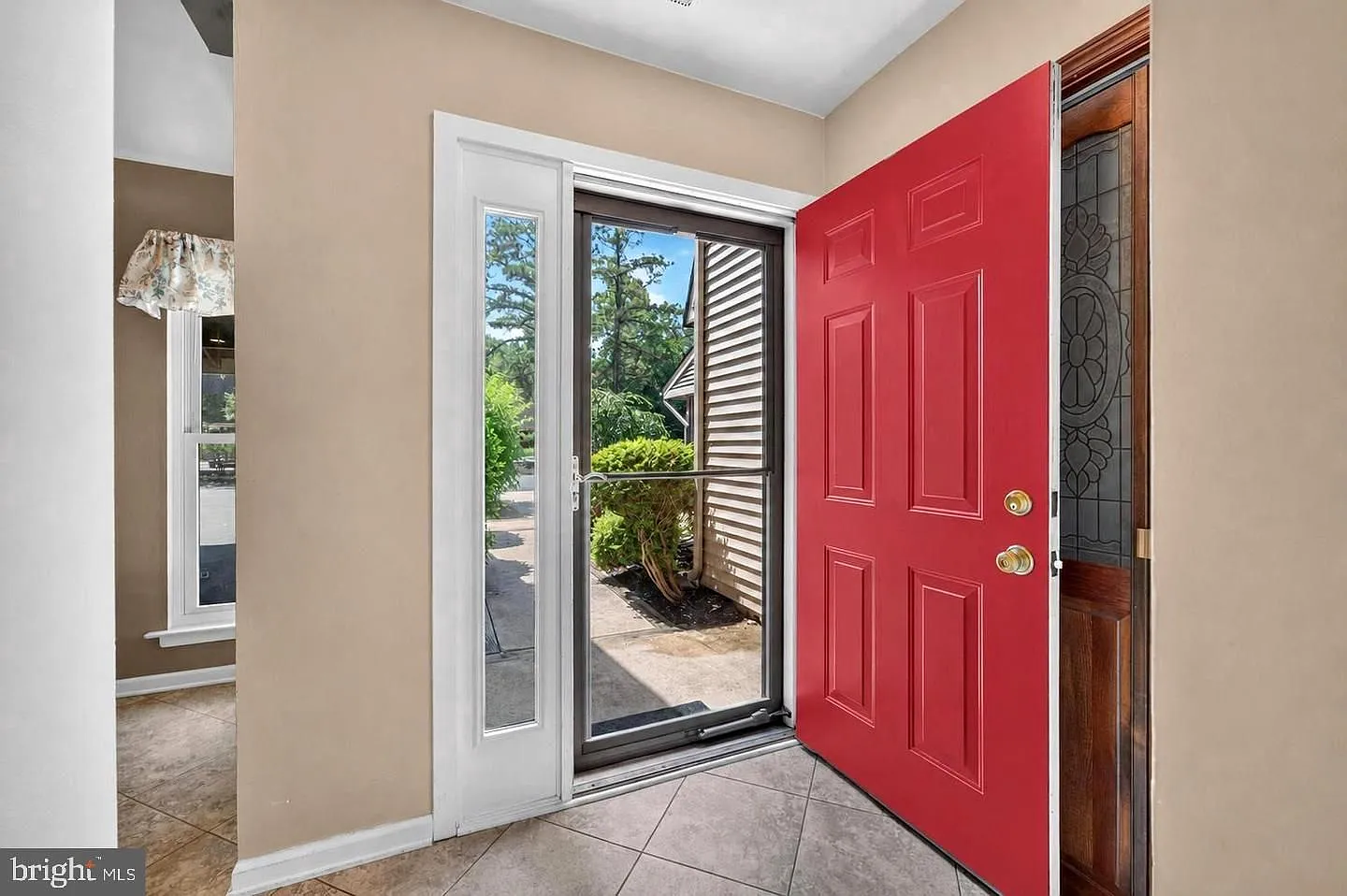 2 bed, 2.0 bath, 1684 sqft, $2,450 — Photo 3