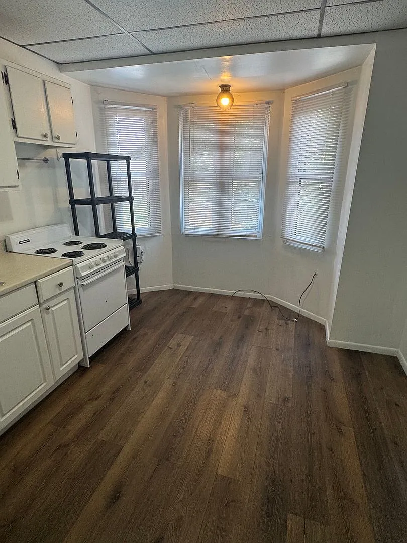 239 Amber St. — Photo 4