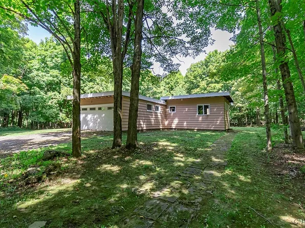 7099 Woodchuck Hill Rd, Fayetteville, NY 13066