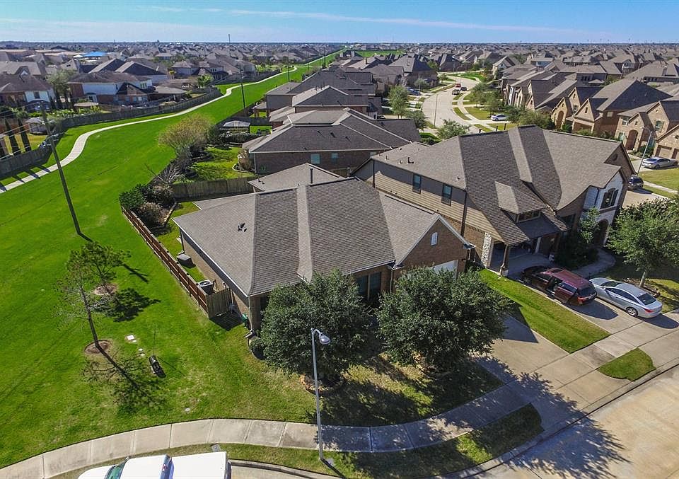 1st image of 26911 Breezy Birch Ct