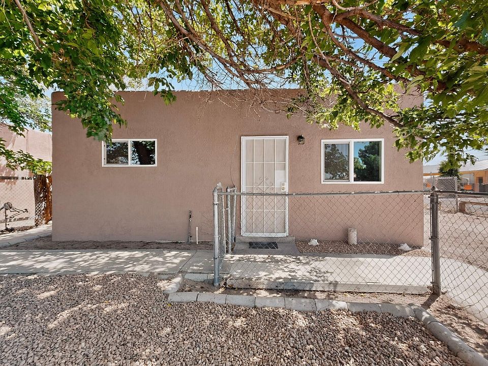 1st image of 3216 Cypress Dr SW