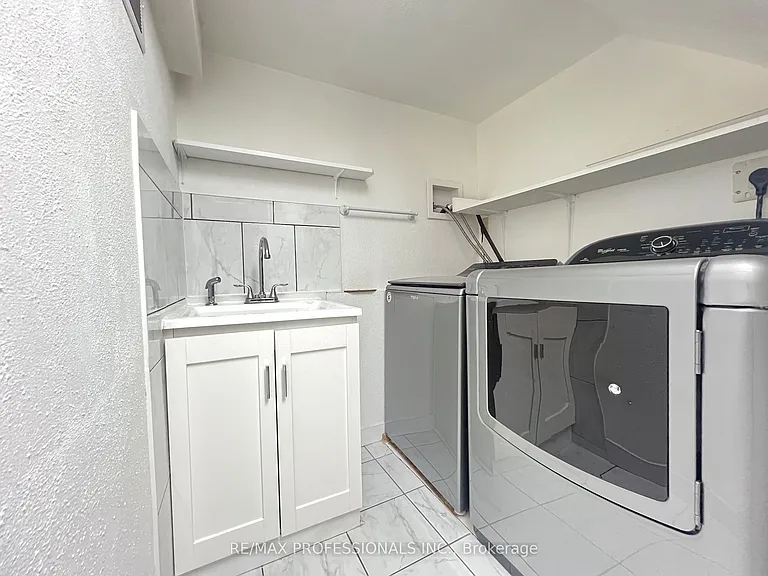 94 Bremen Ln #BASEMENT — Photo 11
