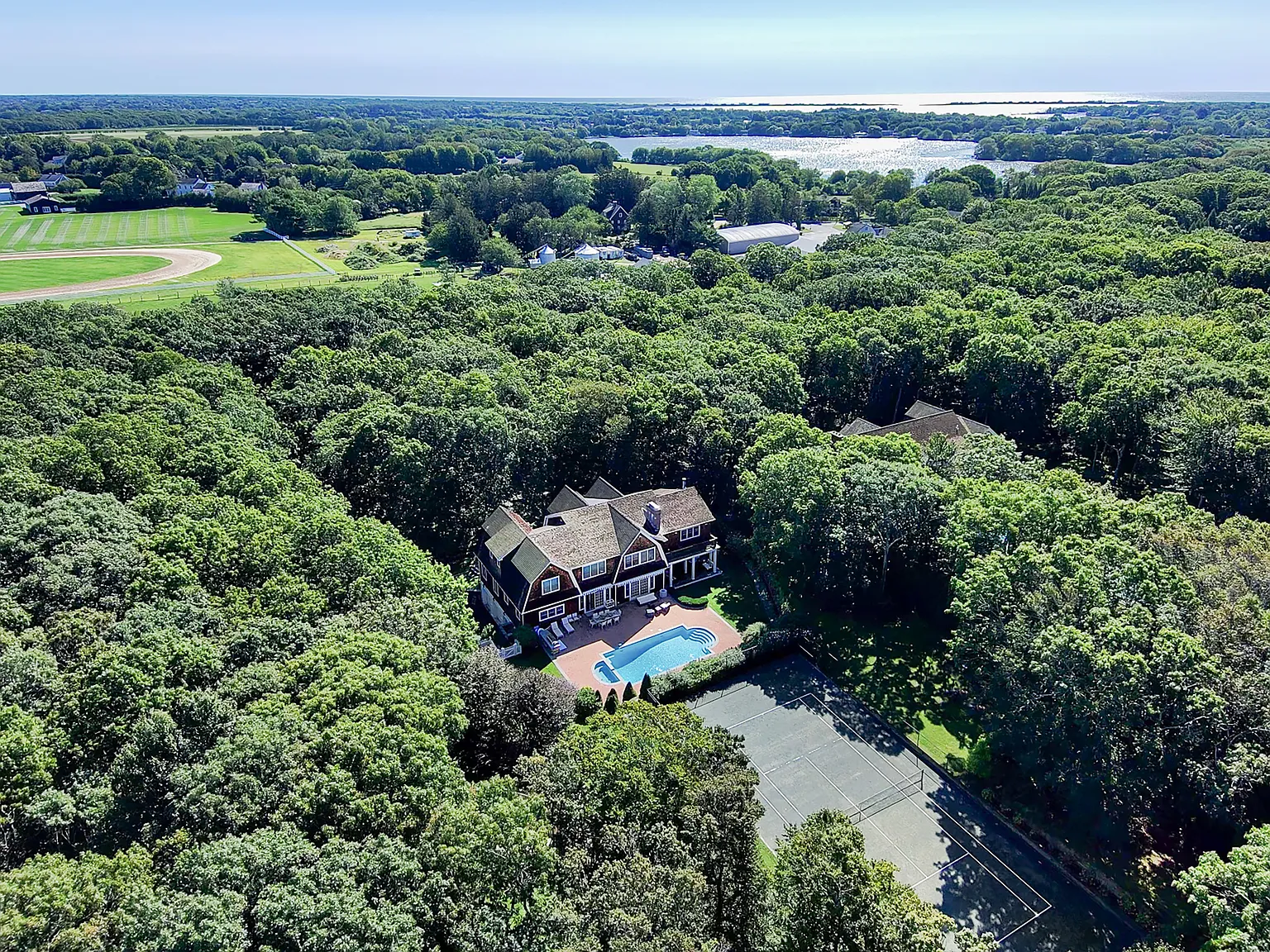 Water Mill North Estate with Tennis — Photo 1