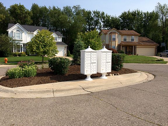 3rd image of 1392 Glenview Dr