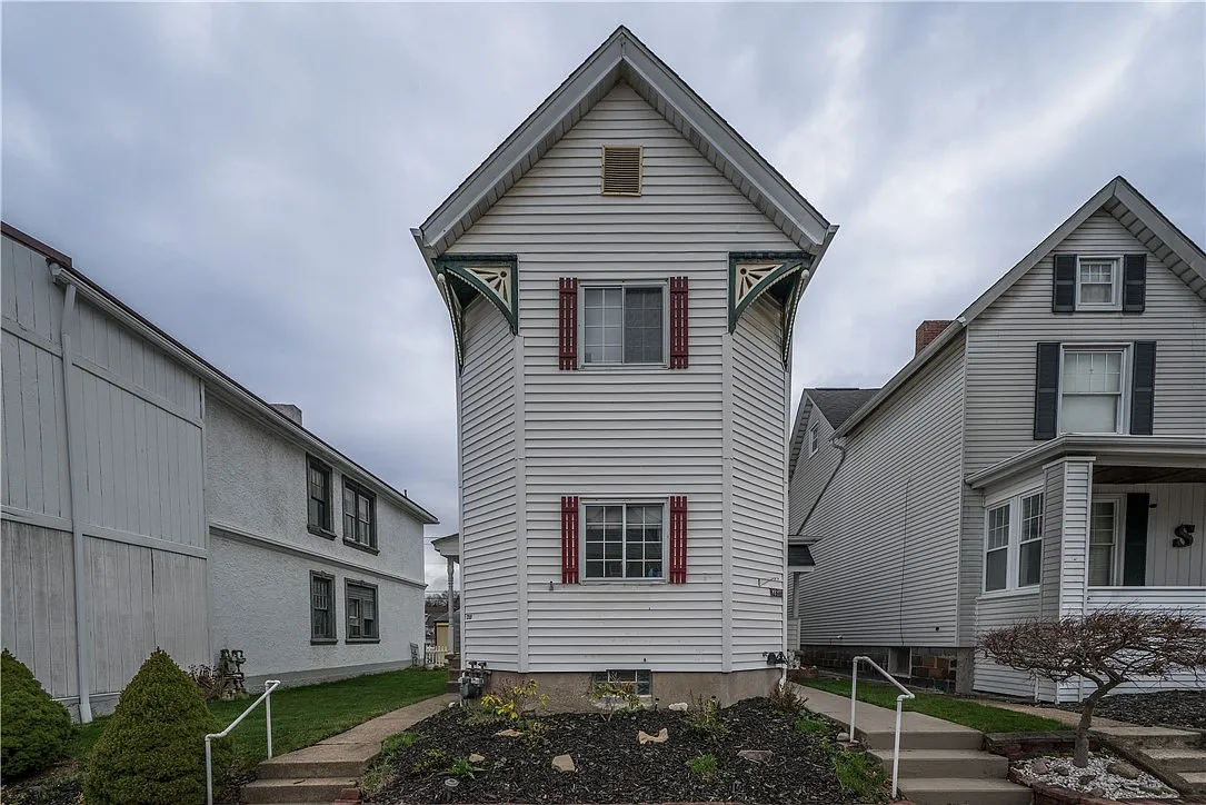 28 Penn Ave photo 1