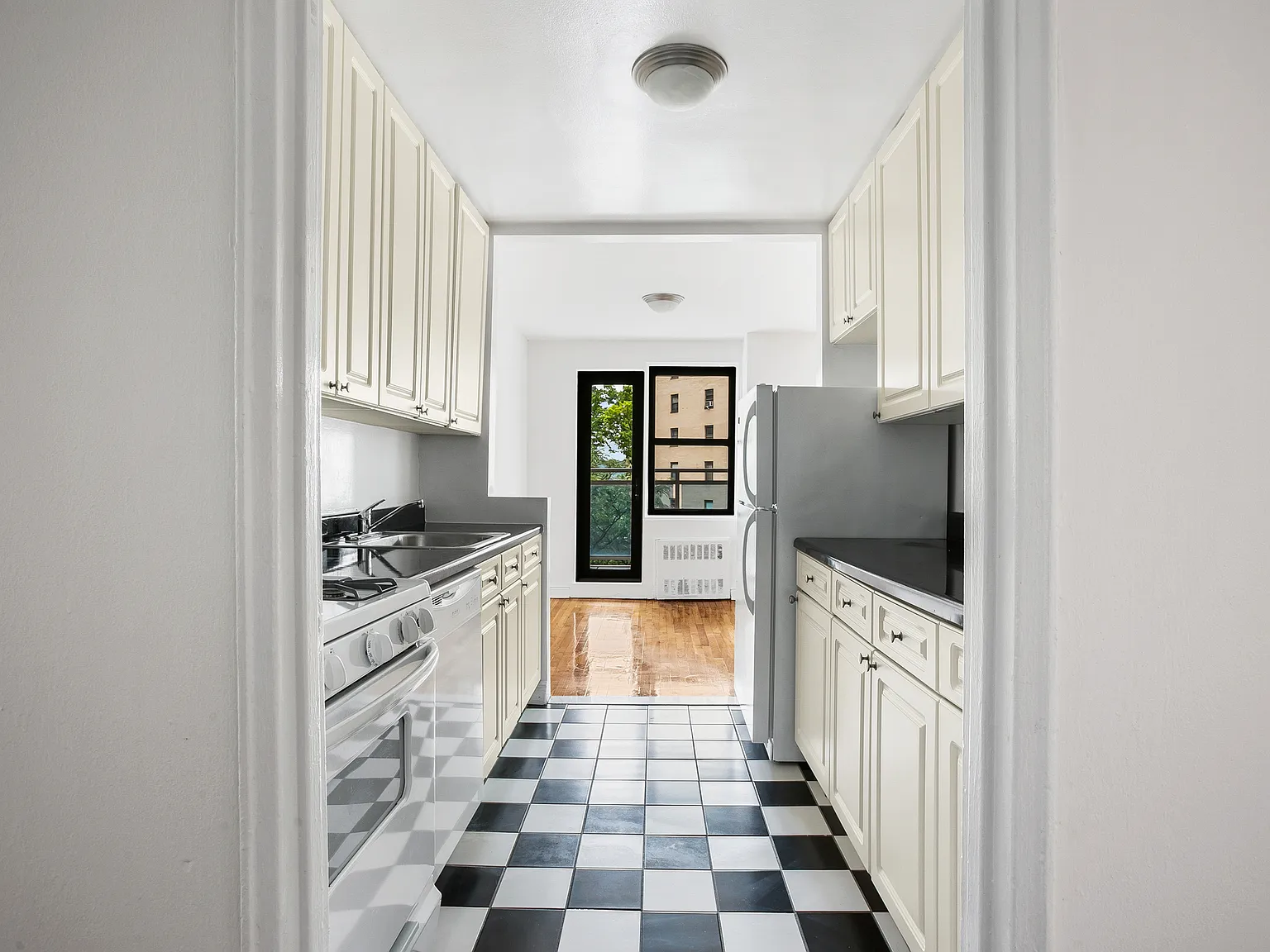 2400 Webb Avenue — Photo 3