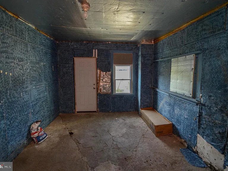 712 Laurel Blvd — Photo 23