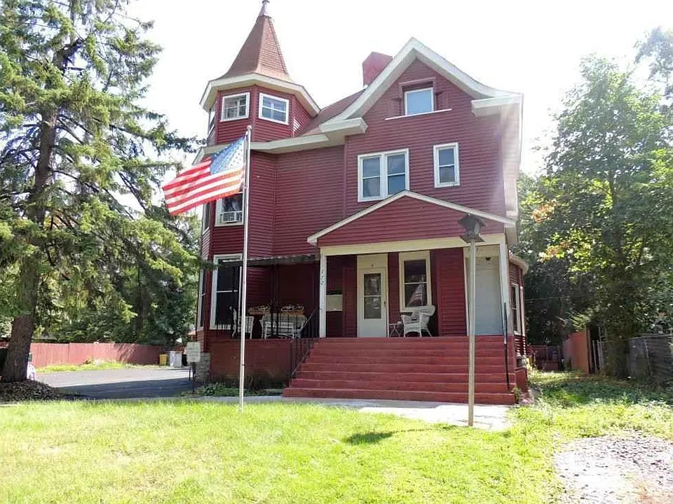 272 Prescott Street
