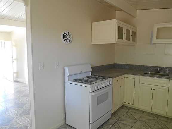 5th image of 715 W Avenue H12