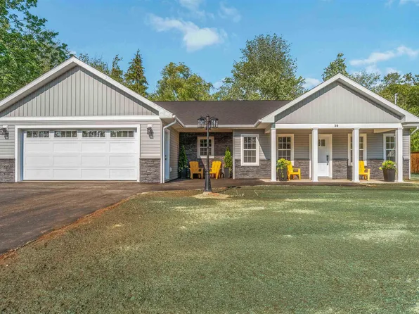 39 Saratoga Dr, Centreville, NS B0P 1J0