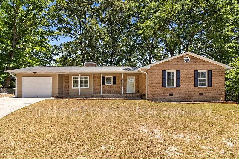 3 bed, 2.0 bath, 1635 sqft, $1,525 — Photo 2