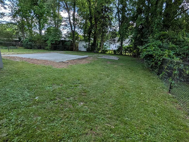 2404 Whitesburg Dr S — Photo 20
