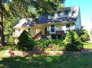 1120 NE Clubhouse Ln, Lees Summit, MO 64086