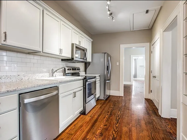 408 S Montclair Ave — Photo 5