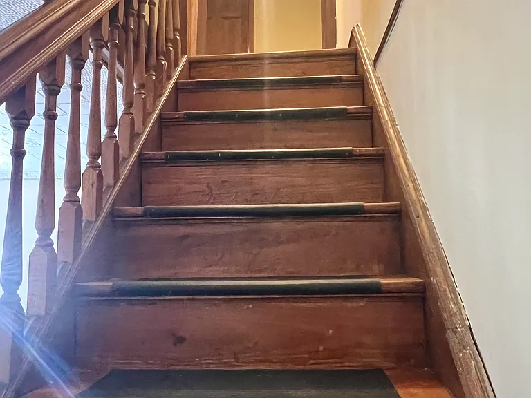 To Bedrooms and Bathroom