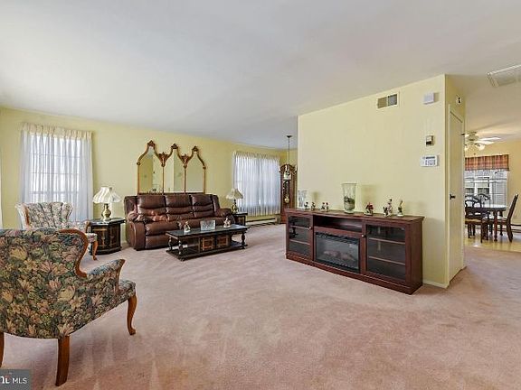 3rd image of 1 Westminster Dr S