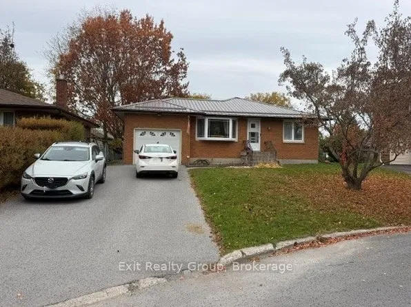 14 Ernest Ct, Belleville, ON K8P 4H7