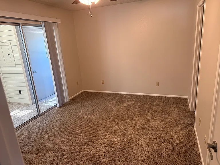 Shoshone Dr — Photo 13
