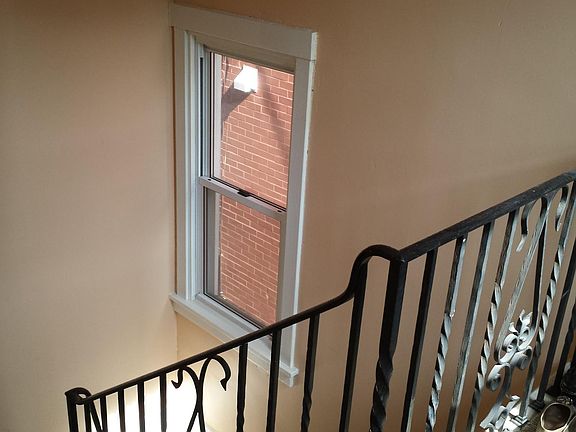 541 private entrance up to 2nd floor apartment