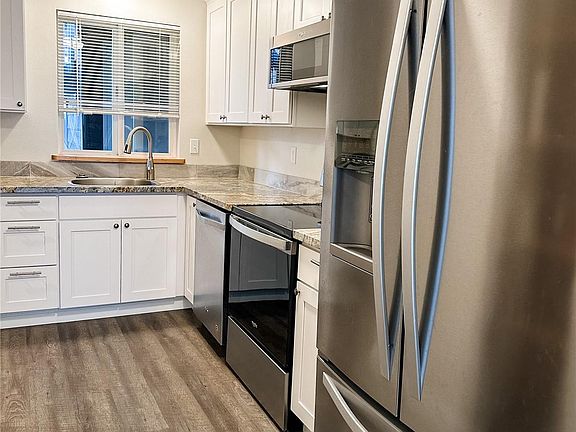 3rd image of 305 Cedar Ave #1