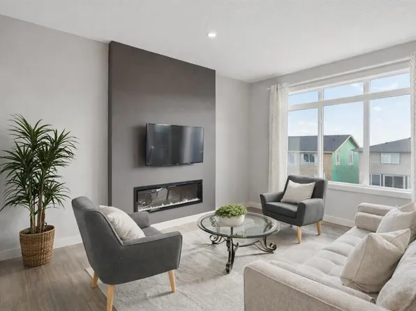 363 W Precedence Hl, Cochrane, AB T4C 2T7