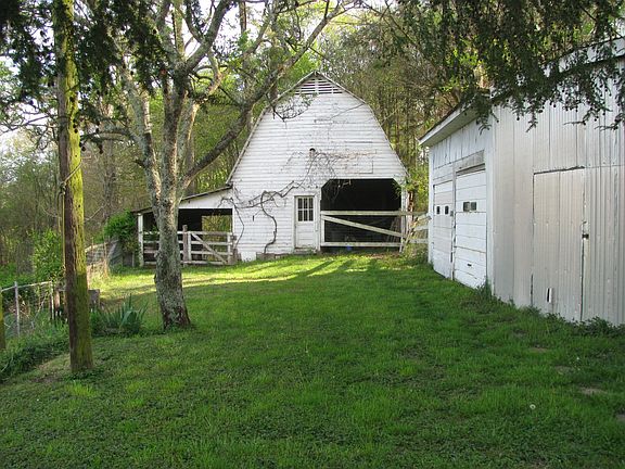 Barn, 2 car detached garage