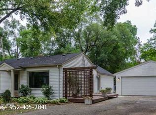 3221 Birch Pl, Minnetonka, MN 55305