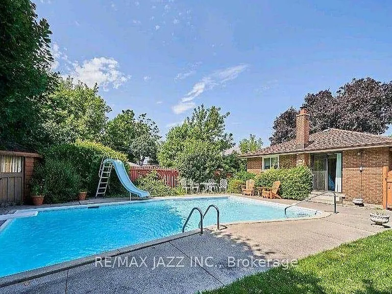 382 Elmridge St — Photo 2