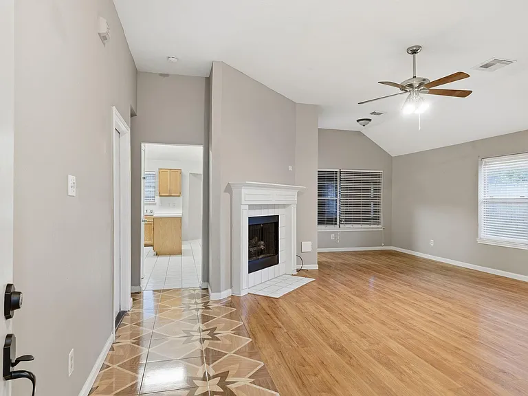 3503 Riverside Dr — Photo 8