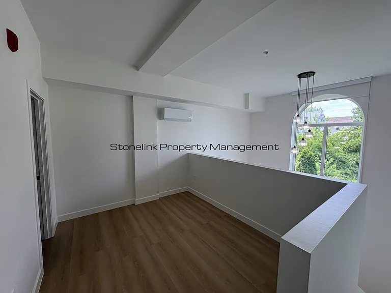 265 Manton Ave — Photo 5