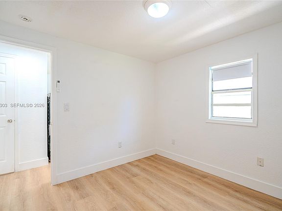 3rd image of 27 SW 55th Avenue Rd #R