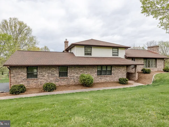 1025 W Bridge St, Spring City, PA 19475