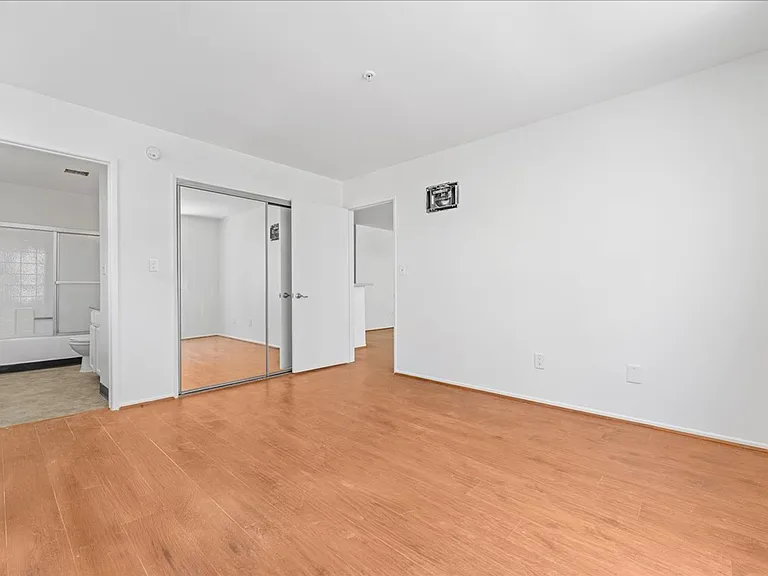 1785 Beloit Ave — Photo 11