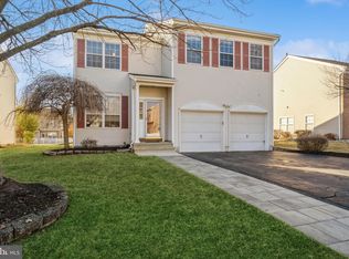 26 Manley Rd, Pennington, NJ 08534