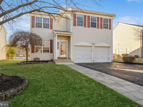 26 Manley Rd, Pennington, NJ 08534