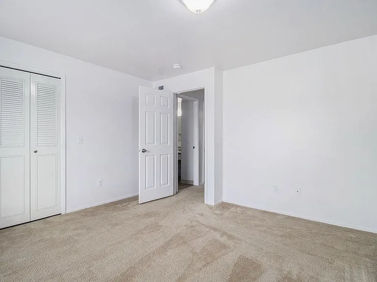 Hurwich Farms Apartments — Photo 65