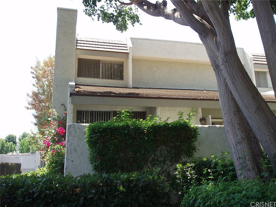 1st image of 11786 Moorpark St Unit F
