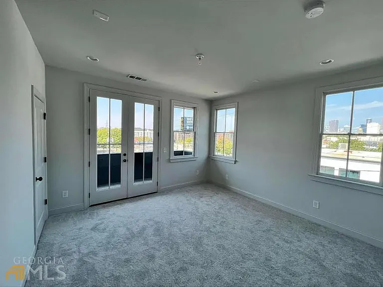 674 Exchange St SE — Photo 8