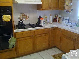 3rd image of 933 W Crestwood Ave